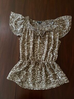 Apt. 9 Brown Printed Flutter Sleeve Peplum Blouse